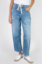 Load image into Gallery viewer, Le Temps Madie jeans
