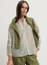 Load image into Gallery viewer, Yarra Trail blouse
