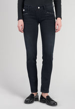 Load image into Gallery viewer, Le Temps belt detail jeans
