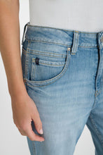 Load image into Gallery viewer, Le Temps turn up jeans
