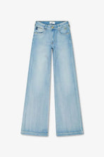 Load image into Gallery viewer, Le Temps jeans
