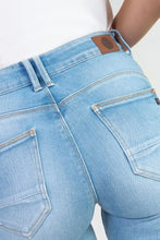 Load image into Gallery viewer, Le Temps asymmetrical button ankle jeans
