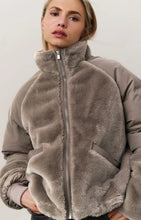Load image into Gallery viewer, Yaya jacket

