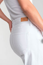 Load image into Gallery viewer, Le Temps white jeans
