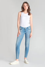 Load image into Gallery viewer, Le Temps light blue jeans
