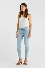 Load image into Gallery viewer, Le Temps jeans
