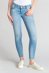 Le Temps light blue jeans