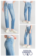 Load image into Gallery viewer, Le Temps blue ankle flared jeans

