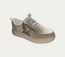 Load image into Gallery viewer, Leather sneakers
