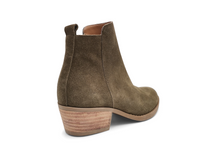 Load image into Gallery viewer, Rio olive leather boot
