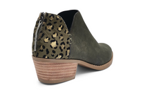 Load image into Gallery viewer, Yara olive leather boot
