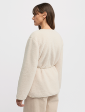 Load image into Gallery viewer, Yarra Trail teddy coat
