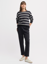 Load image into Gallery viewer, Yarra Trail black jogger pants
