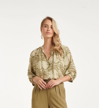 Load image into Gallery viewer, Smashed Lemon blouse
