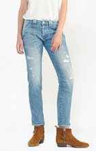 Load image into Gallery viewer, Le Temps boyfriend fit jeans
