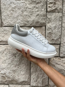 White platform sneaker