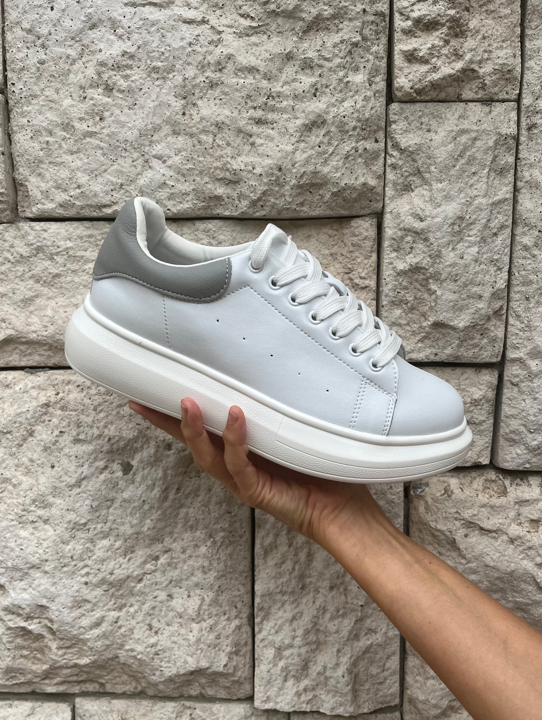 White platform sneaker